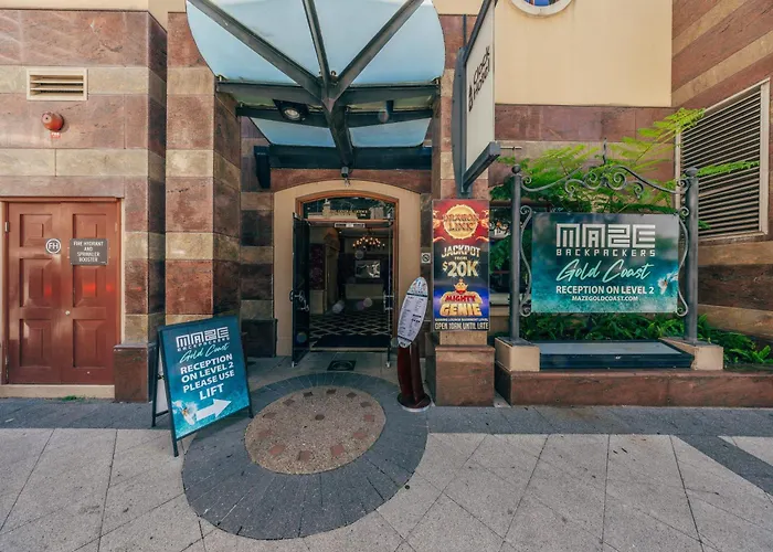 Maze Backpackers - Gold Coast Hostel